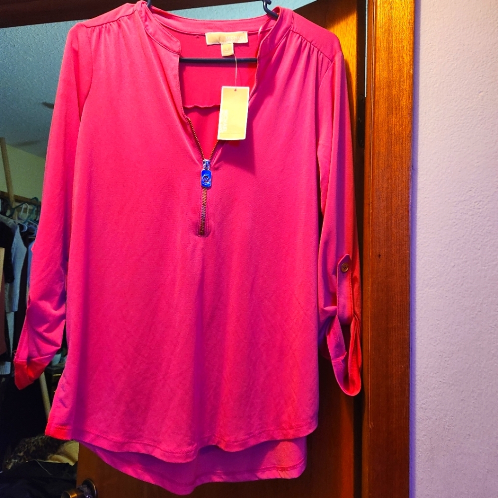 NWT Michaek Kors hot pink blouse. Small